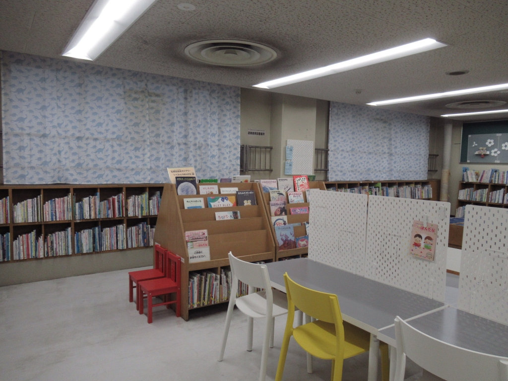 改装した生野図書館子ども向けスペース その1