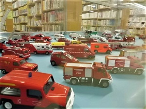 消防車のミニカーの写真