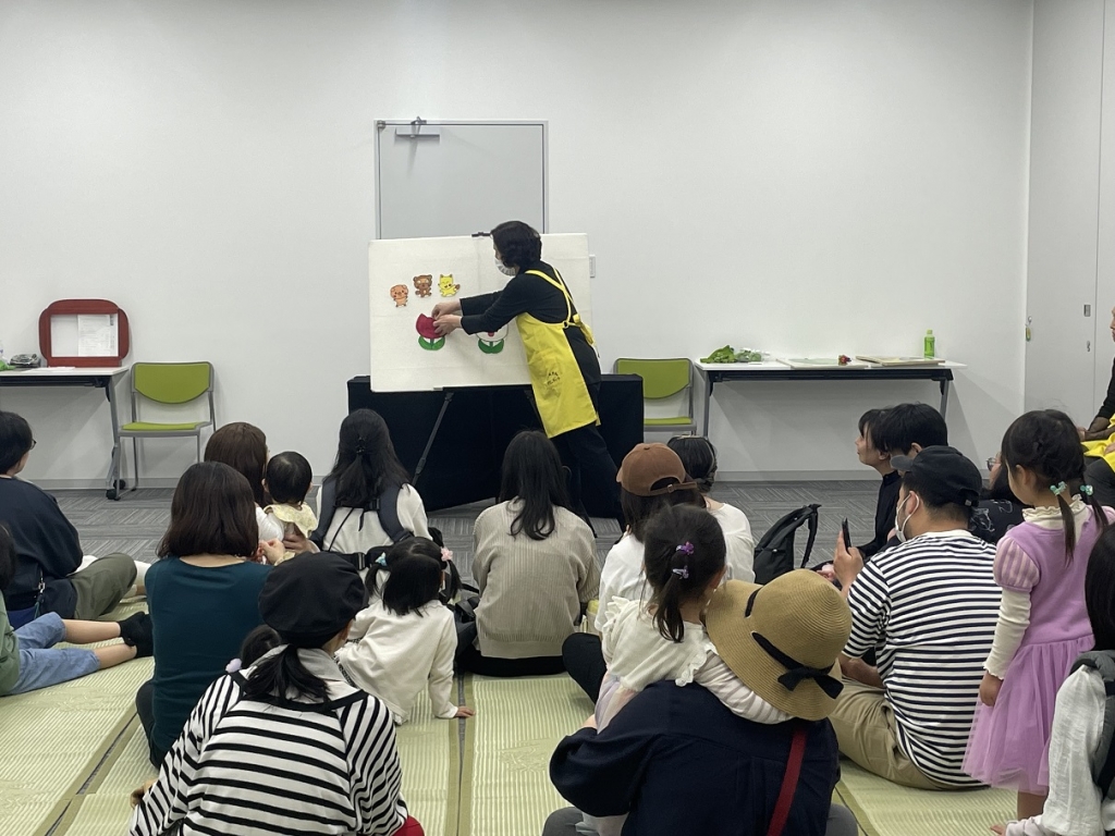 大阪市立港図書館「絵本の会みなとおたのしみ会特別版」会場写真