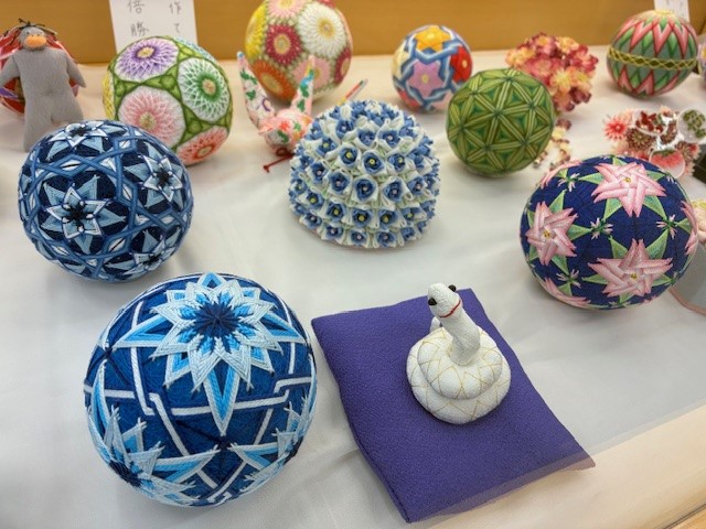 三人展　創作てまり