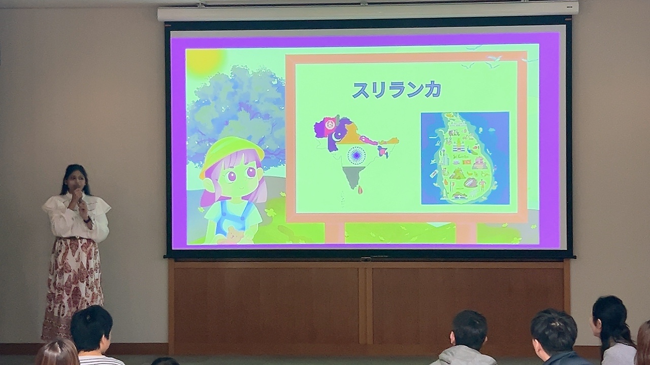 留学生による、ふるさとのスリランカの紹介の様子