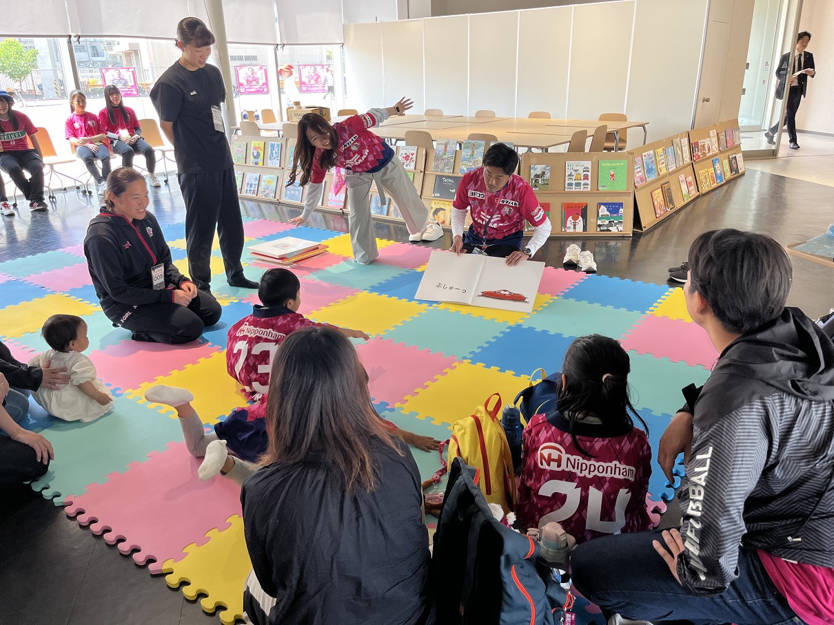 読み聞かせの様子
