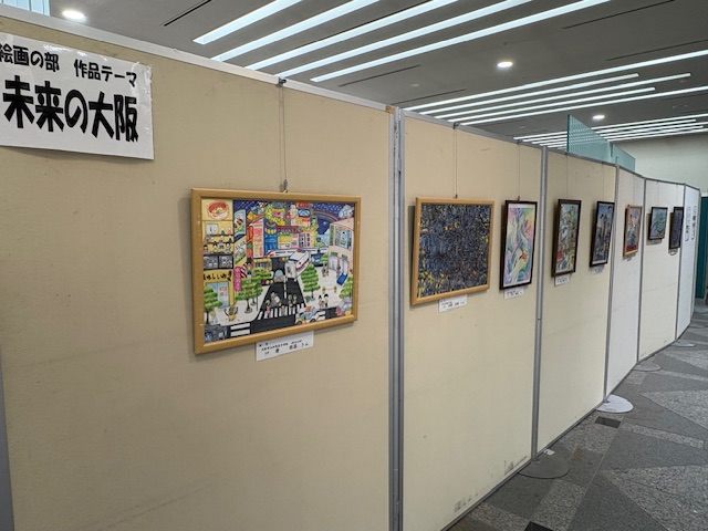 第22回中学生絵画・写真コンクールのようす