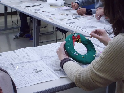 クリスマスリースクラフトを作ろう写真4