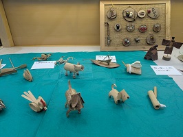 ケース展示手づくりおもちゃ画像2