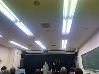 大人のためのおはなし会写真