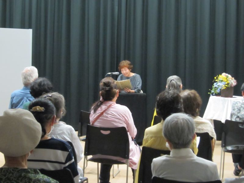 前回のおとなの朗読サロンの様子