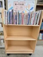 木製ワゴンの写真