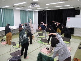 読書前のヨガタイム写真1