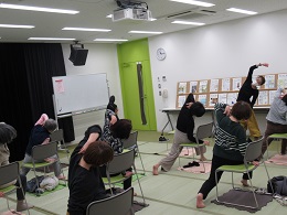 読書前のヨガタイム写真4