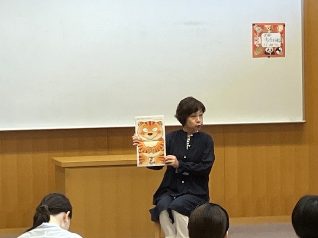 ぴよぴよ絵本のひろば　読み聞かせ