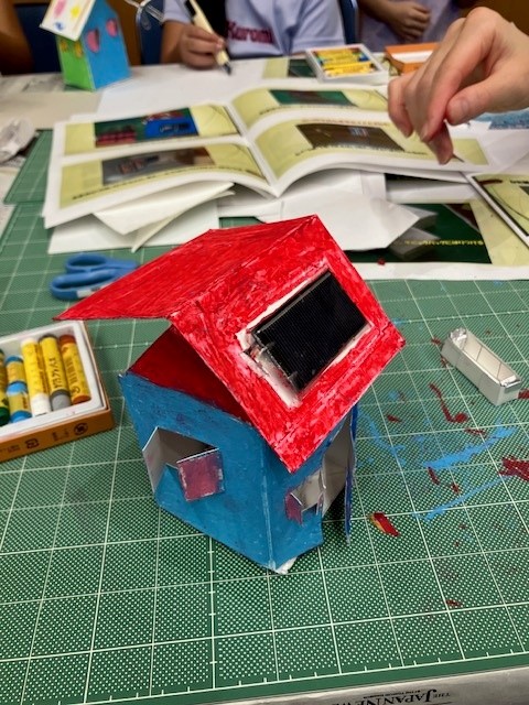 エコハウス作成中　ソーラーパネル