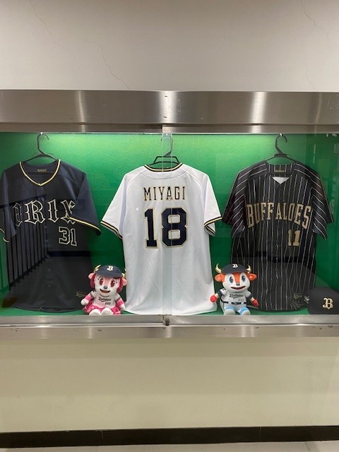 展示の様子　ユニフォームなど