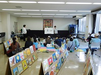 秋の絵本ひろばとおはなし会写真