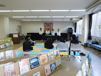 春のえほんひろばとおはなし会写真