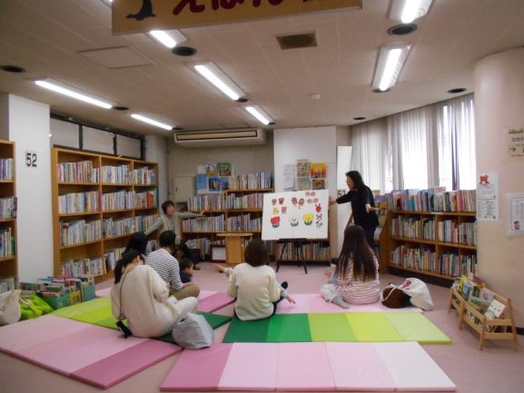 おはなしらんらんの絵本読みがたり　パネルシアター