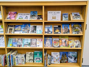 本で巡る・楽しむ建築展写真