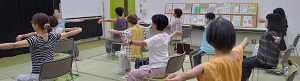 読書前のヨガタイム写真1