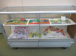 ポップアップ絵本展写真