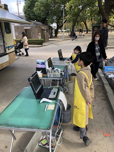 一日図書館員の様子1