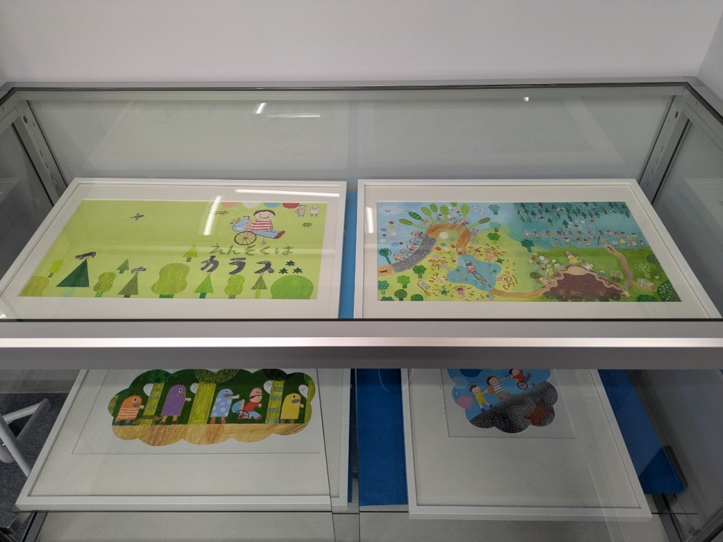 大阪市立港図書館ケース展示写真