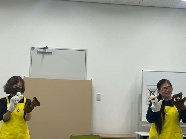 大阪市立港図書館「どようびのおはなし会」様子写真