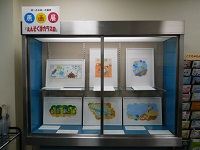 人権絵本『えんそくはカラス森』原画展写真