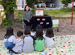 えほんのかいの様子１