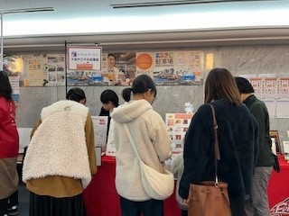 投票の様子写真