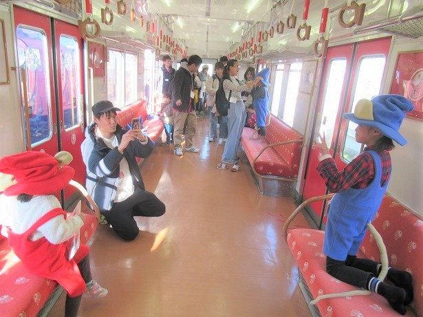 めでたいでんしゃさち車内写真