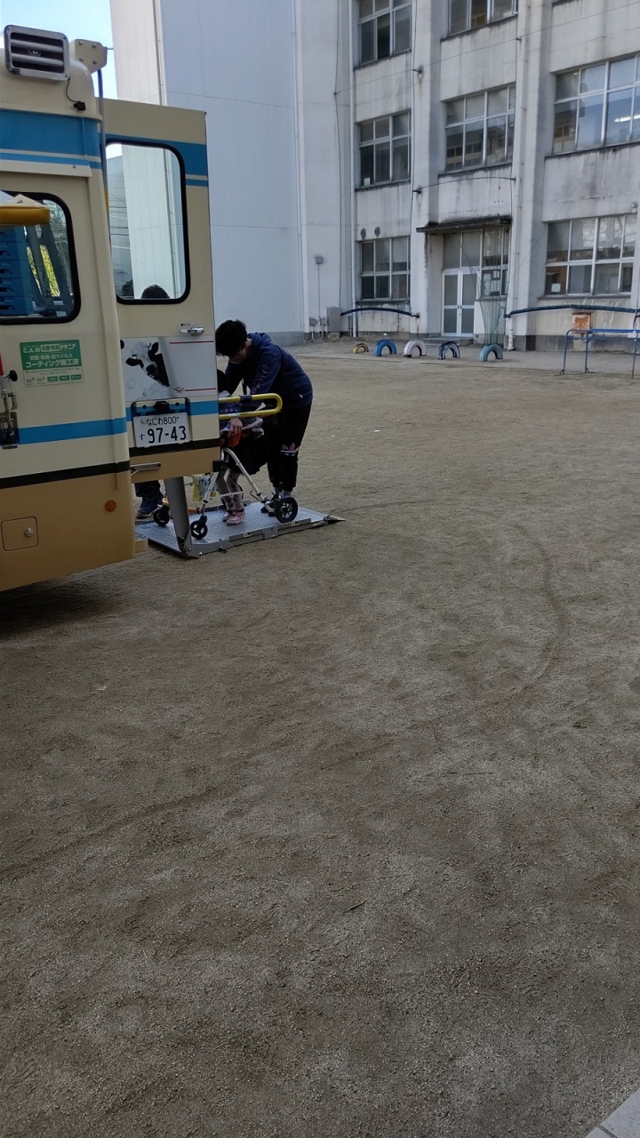 リフトで昇降する様子