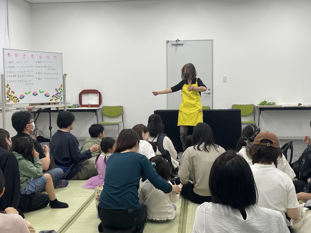 大阪市立港図書館「絵本の会みなとおたのしみ会特別版」会場写真