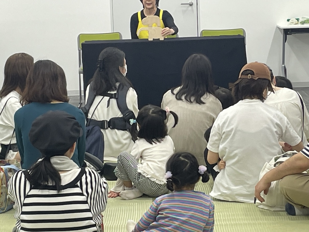 大阪市立港図書館「絵本の会おたのしみ会特別版」会場写真