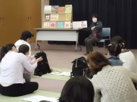 わらべうたのじかん　えほんのよみきかせの写真