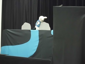 ウサギの子どもがでてくる人形劇