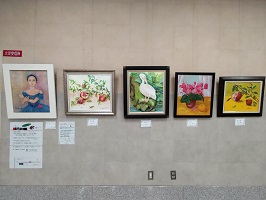 エントランス展示　壁面入口側