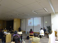 絵本と鍵盤の様子1