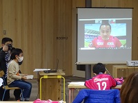 午前の部森島社長オンライン記者会見の様子