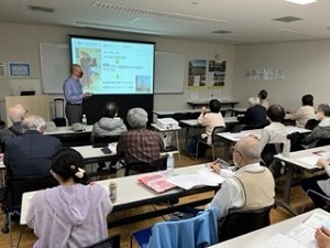 鉄トリップ　大阪の鉄道建築　武田さんの講座の様子