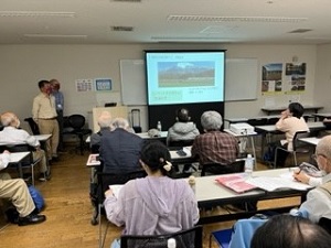 鉄トリップ　大阪の鉄道建築　Miyaさんの講座の様子