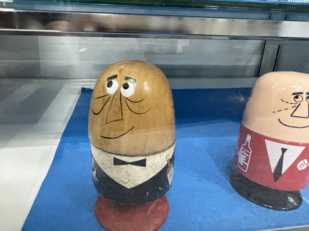 大阪市立港図書館「柳原良平WORKS」展写真