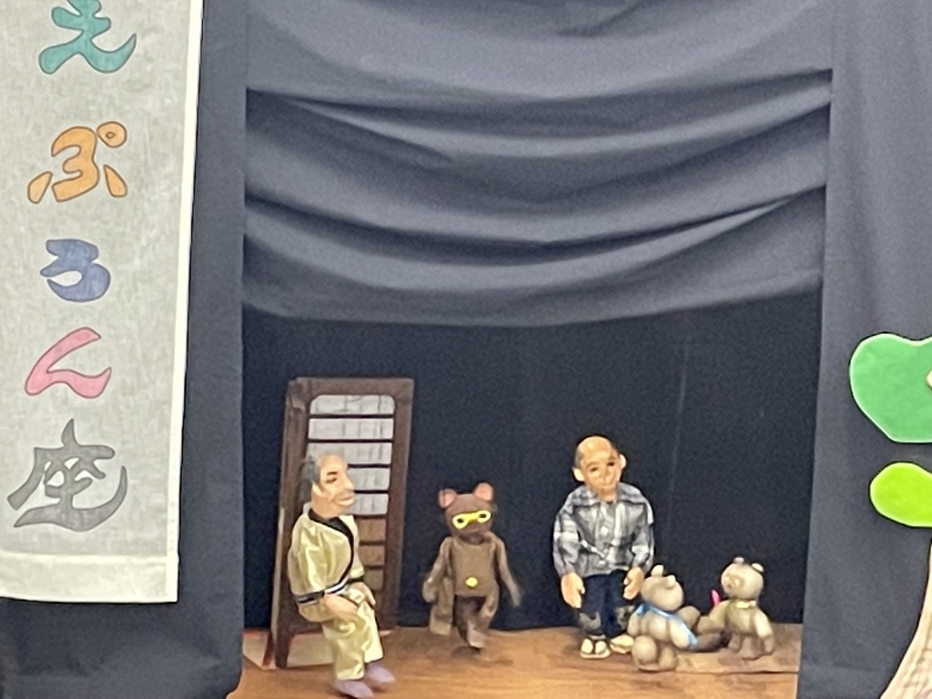 大阪市立港図書館「みんなで人形劇をたのしみましょう」写真