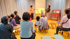 大型絵本「もちづきくん」