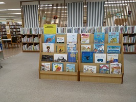 うみのえほん展写真
