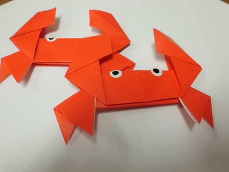おりがみ教室作品「カニ」 おりがみ教室作品「カニ」
