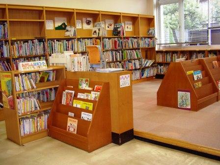 天王寺図書館館内