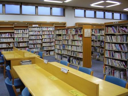平野図書館館内