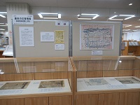 3階ケース展示幕末の災害情報の展示の様子1