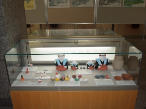 大阪市立中央図書館1階　エントランスギャラリー　ショーケースでの展示
