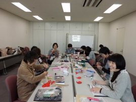 さわる絵本の会　つみきの活動風景写真